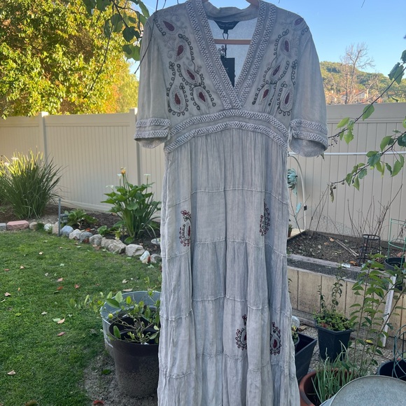 Young Threads Dresses & Skirts - Young Threads Embroidered V-Neck Maxi Dress in Light Gray